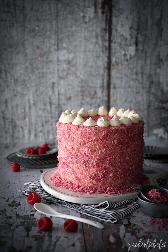 Himbeer Kokos T Rtchen Mit Rosa Kokosflocken Zuckerliebelei