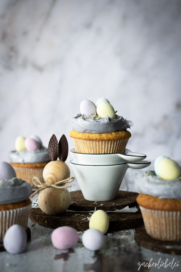 Marzipan Cupcakes mit Lavendel Creme und Lavendelzucker | zuckerliebelei