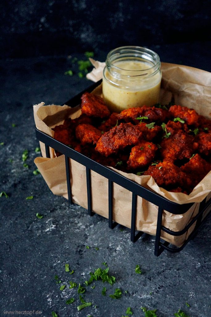 Scharfe Hähnchen Nuggets mit Honig-Senf-Dip | herztopf