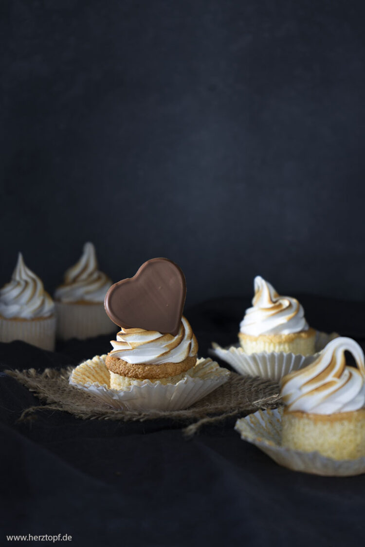 Tres Leches Cupcakes mit Baiserhaube | zuckerliebelei