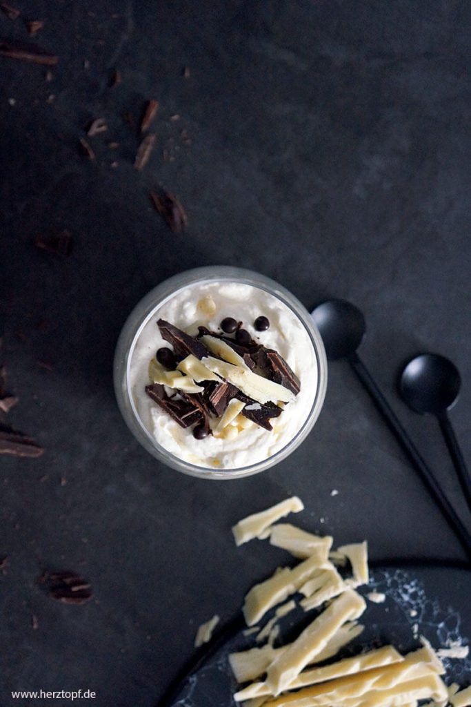 Weiße Schokoladenmousse ohne Ei - zuckerliebelei